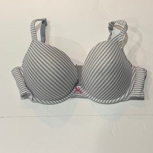 Lane Bryant Cacique Womens Bra Size 44D T-Shirt Underwire Gray/White stripe patt